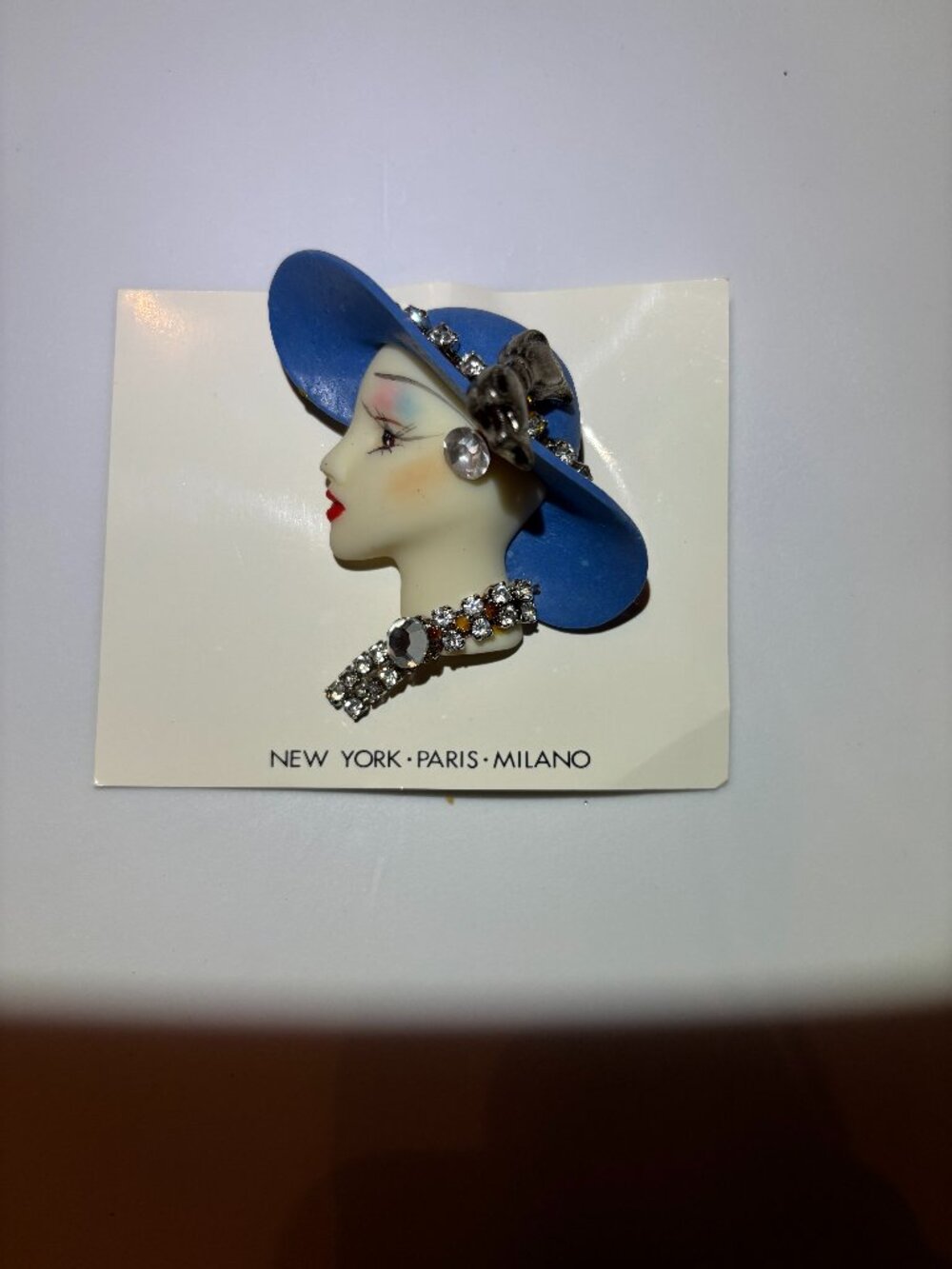 Lady Head Brooch Pin with Hat and Jewelry